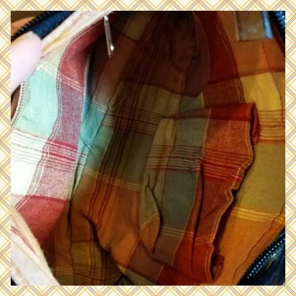 Adorable Small Handbag - Picture 3 of 3